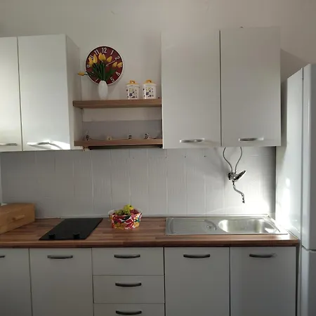 Holiday Home-Sunny Side 別荘 Grebaštica