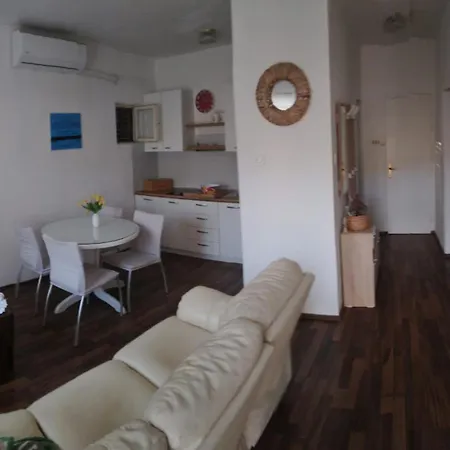 Apartment Kod Jakova Grebastica